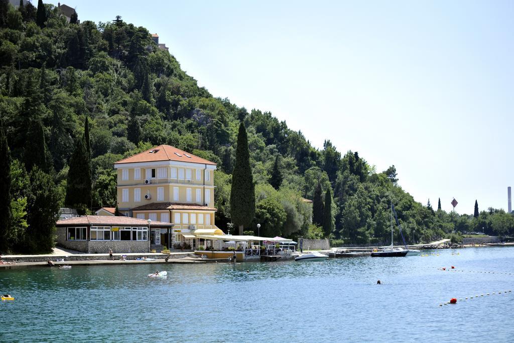 Bed&Breakfast Villa Eva Omišalj Exteriör bild