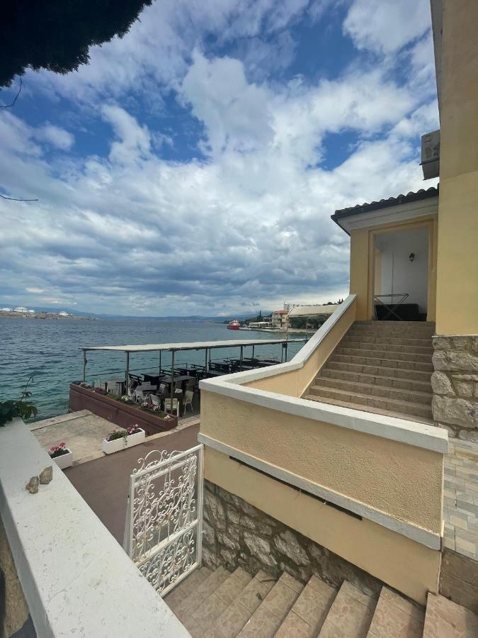 Bed&Breakfast Villa Eva Omišalj Exteriör bild