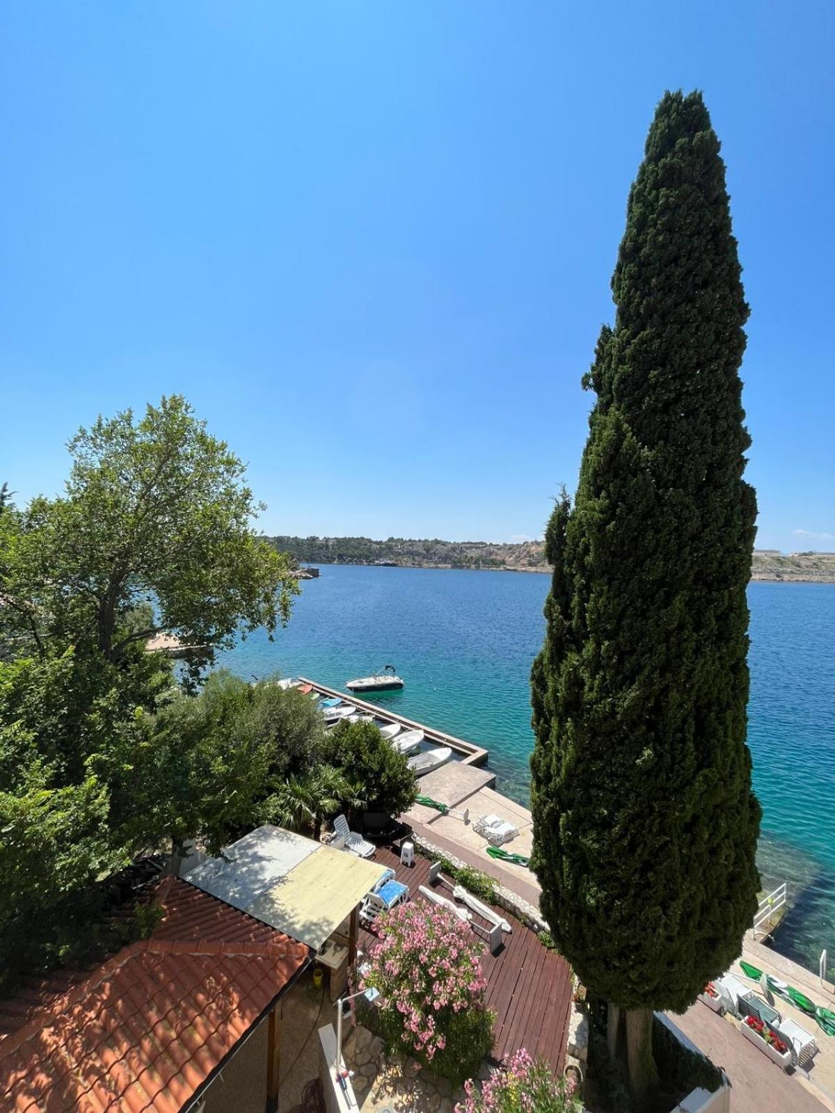 Bed&Breakfast Villa Eva Omišalj Exteriör bild