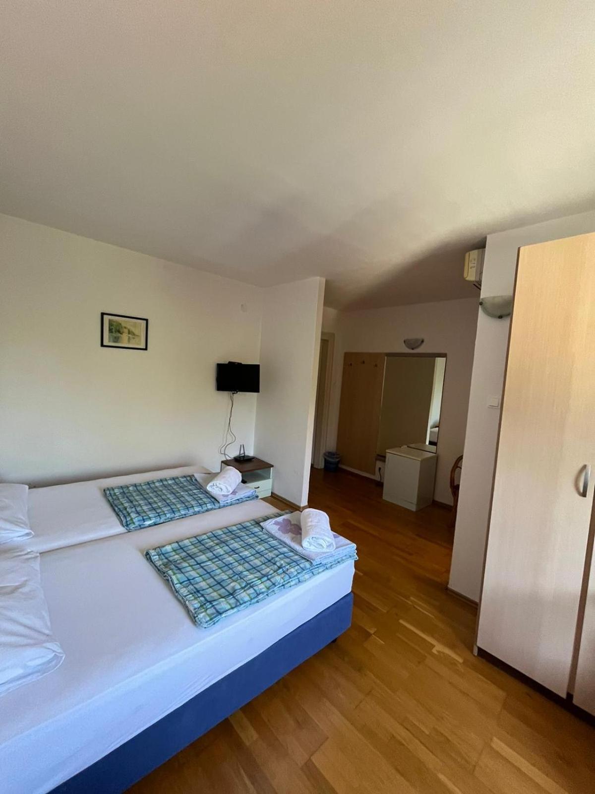 Bed&Breakfast Villa Eva Omišalj Rum bild