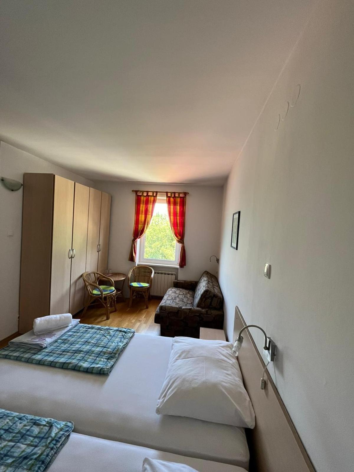 Bed&Breakfast Villa Eva Omišalj Rum bild