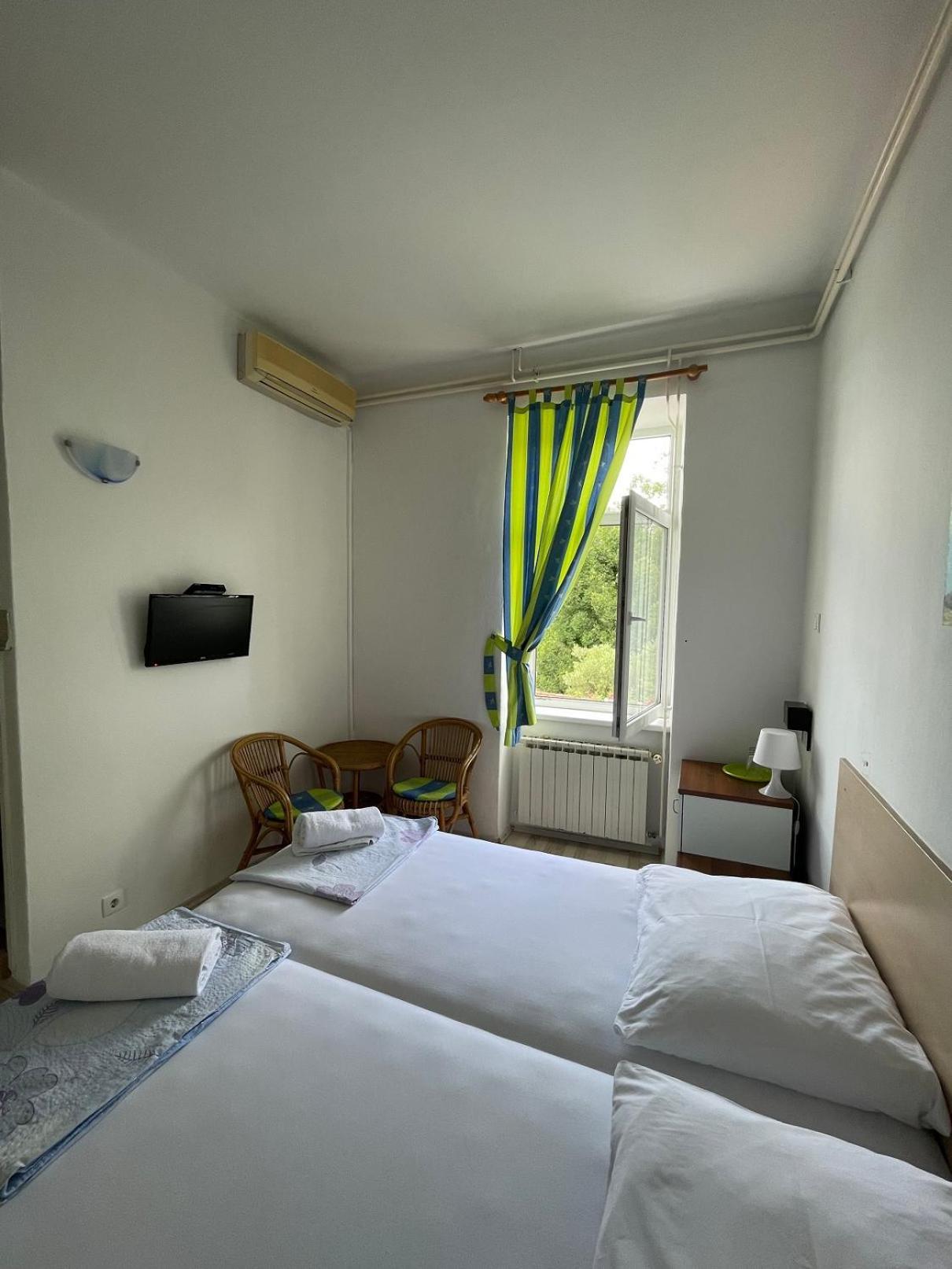 Bed&Breakfast Villa Eva Omišalj Rum bild