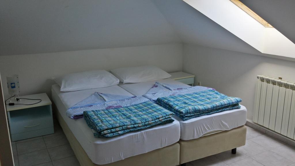 Bed&Breakfast Villa Eva Omišalj Rum bild