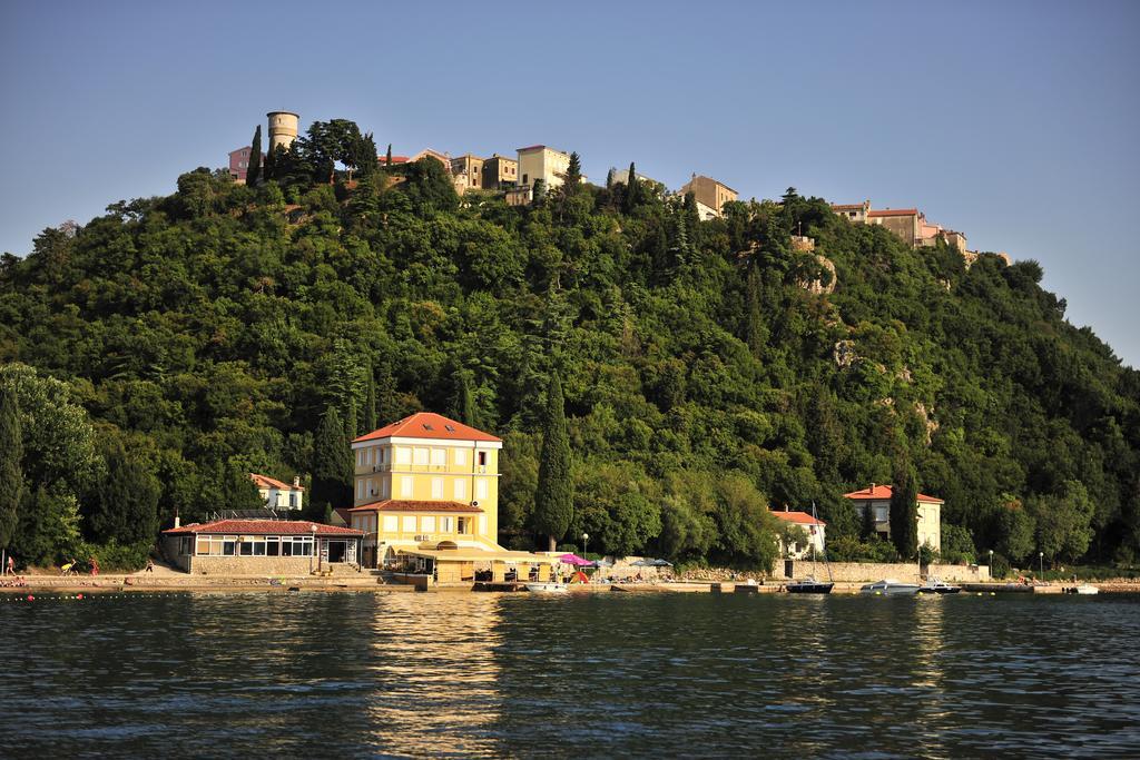 Bed&Breakfast Villa Eva Omišalj Exteriör bild