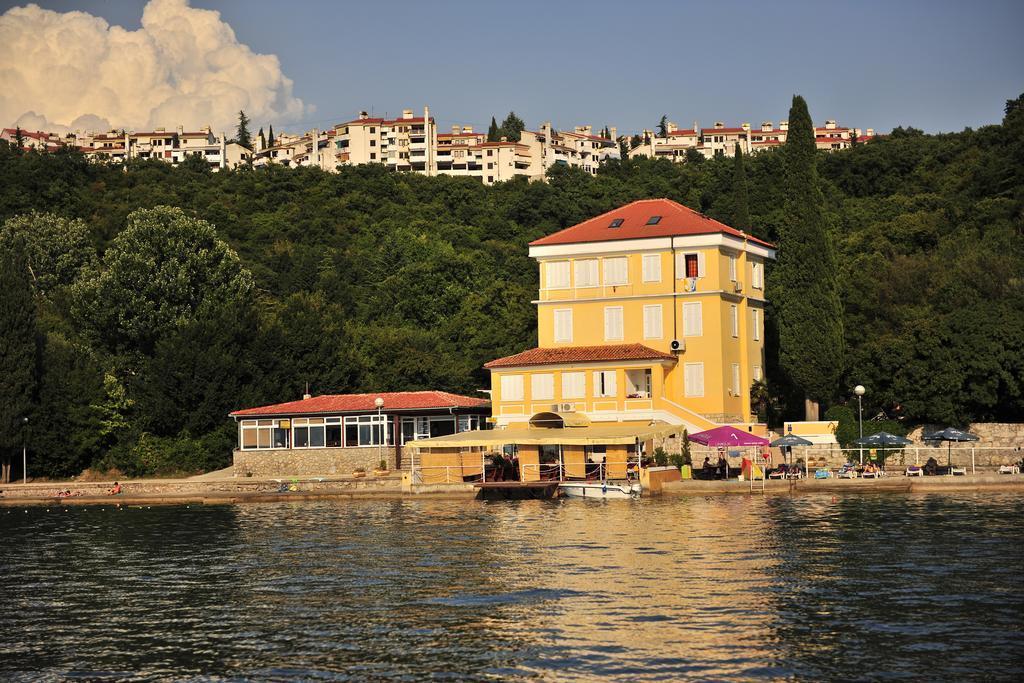 Bed&Breakfast Villa Eva Omišalj Exteriör bild